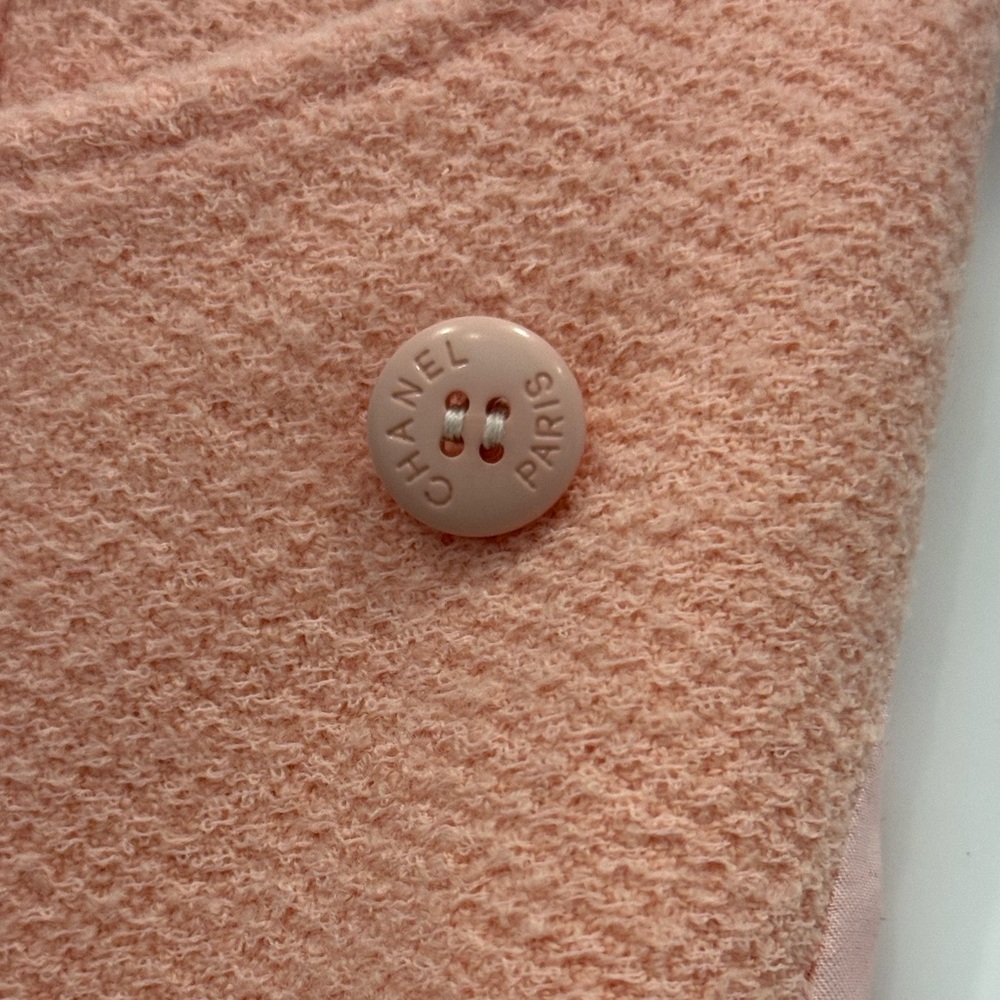 Chanel Vintage 1997P Pink Skirt Suit w 9 MOP logo buttons Sz FR 34 / US 0-2 - Picture 11 of 16